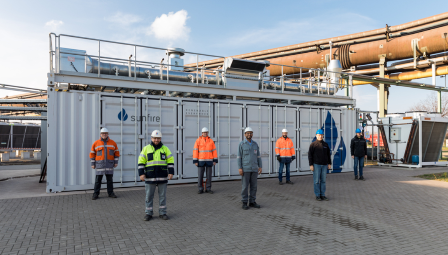 Team der Inbetriebnahme des Elektrolyseurs bei Salzgitter
